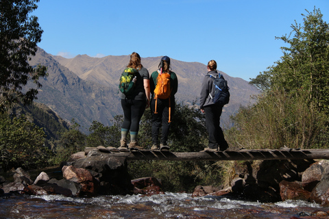 Cusco: Trekking di 4 giorni a Lares per Machu Picchu con treno panoramicoDa Cusco: trekking di 4 gg a Lares e Machu Picchu con treno