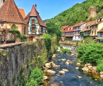 From Strasbourg: Medieval Villages & Wine Tasting Day Trip