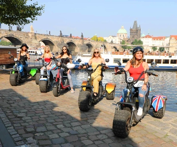 Prague: Electric Trike Viewpoints Tour