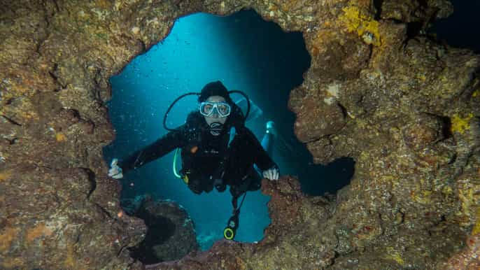 maui twotank lanai diving adventure to cathedrals