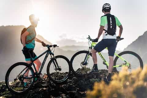 Ab Maspalomas: Ayagaures per E-Bike / Mountainbike & Tapas