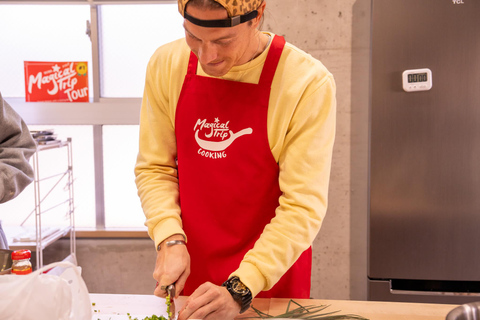 Osaka : Cours de cuisine et dégustation de saké avec visite du marché local