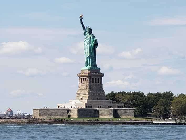 Nyc: Around Manhattan Official Nyc Architecture Cruise 