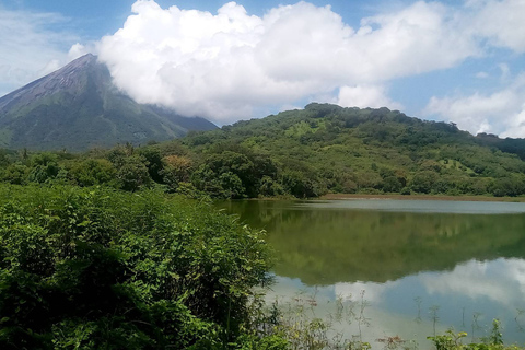 Von Granada: Ganztagesausflug zur Insel Ometepe