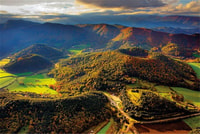 Girona, área de volcán, Besalú y Banyoles Lake Tour - Housity