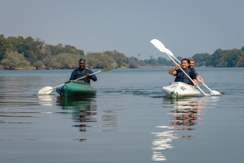 Desde Livingstone: Safari en canoa de medio día o completoSafari de canoa de medio día