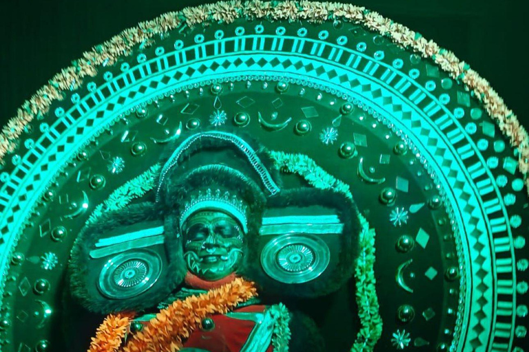 Kochi : Theyyam and Kalaripayattu Show Entry Ticket