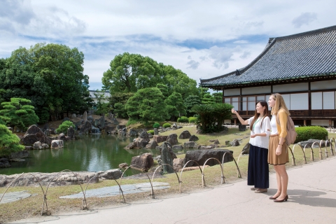 Kioto: Visita Guiada al Castillo Nijo-jo y al Palacio NinomaruKioto: Visita de 60 minutos al Castillo de Nijo y Acceso al Palacio Ninomaru