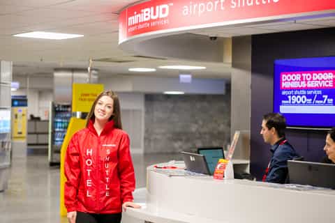 Budapest: Shared Airport Shuttle Bus Transfer