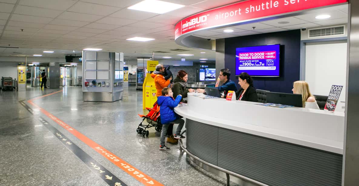 Budapest: transfer aeroportuale con navetta condivisa