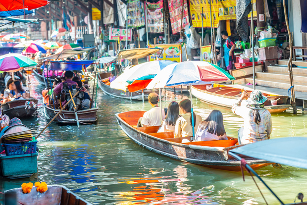 Bangkok: Damnoen Saduak, Zugmarkt und Mahanakhon Tagestour