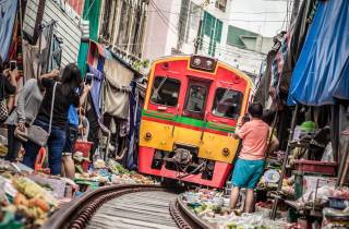 Bangkok: Damnoen Saduak, Zugmarkt und Mahanakhon Tagestour