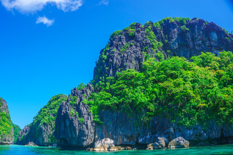 El Nido: Heldags Premium Island Hopping katamarankryssningÖhoppa i El Nido med premium catamaran, grupprundtur