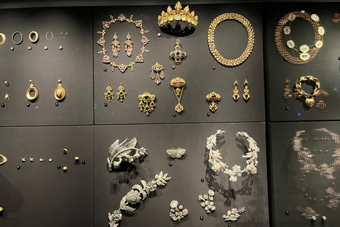 London: Victoria and Albert Museum Guided Tour