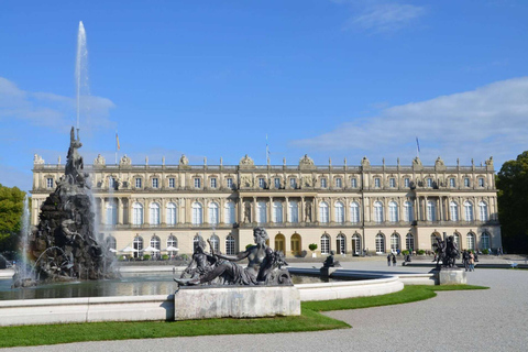 Från München: Dagsutflykt med slottet Herrenchiemsee och båtturFrån München: Dagstur till slottet Herrenchiemsee och båtutflykt