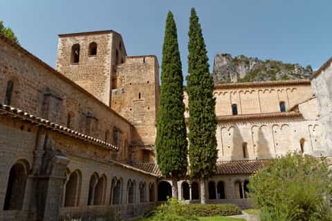 Montpellier: Tagesausflug nach St. Guilhem le Désert und Moureze