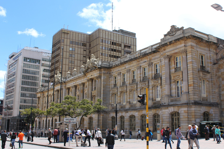 Bogotá: Private Candelaria Walking Tour and Gold Museum
