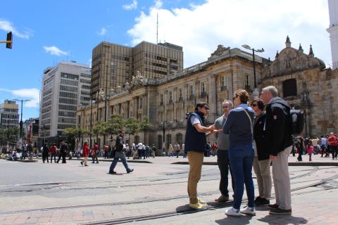 Богота: частная канделарийская пешеходная экскурсия и музей золота