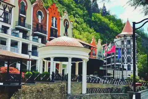Borjomi: Tour guidato a piedi della Città Vecchia e del Parco Centrale