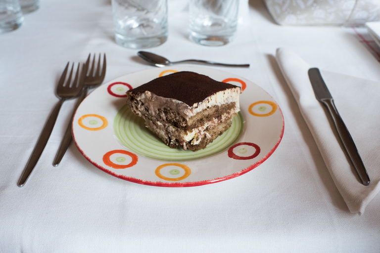 Milão: Aula de macarrão e tiramisu na casa de um morador local