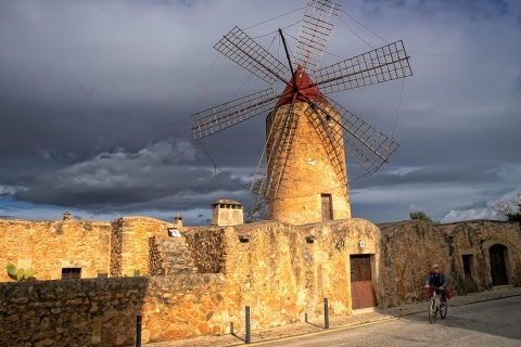 Mallorca: windmolens, dorpen en legendes Self-Drive TourWindmolens, dorpen en legendes Self-Drive Tour in het Engels