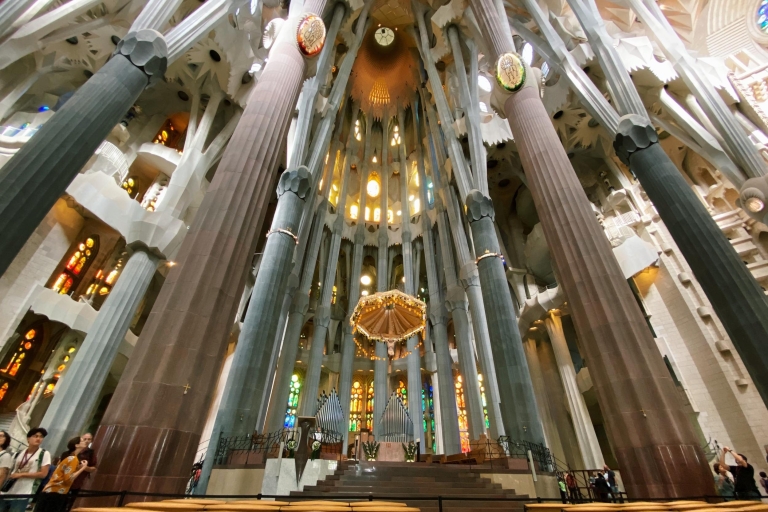Barcelone : visite guidée privée de la Sagrada FamíliaVisite en anglais, français et italien