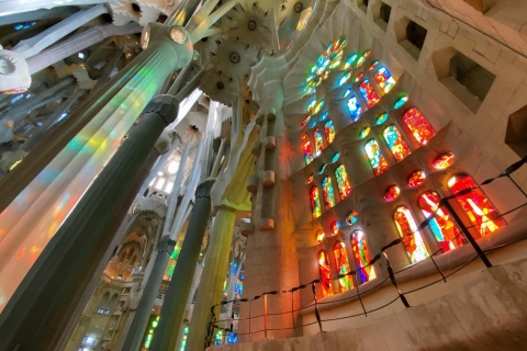 Barcelona: visita guiada privada de la Sagrada FamiliaTour en inglés, francés e italiano