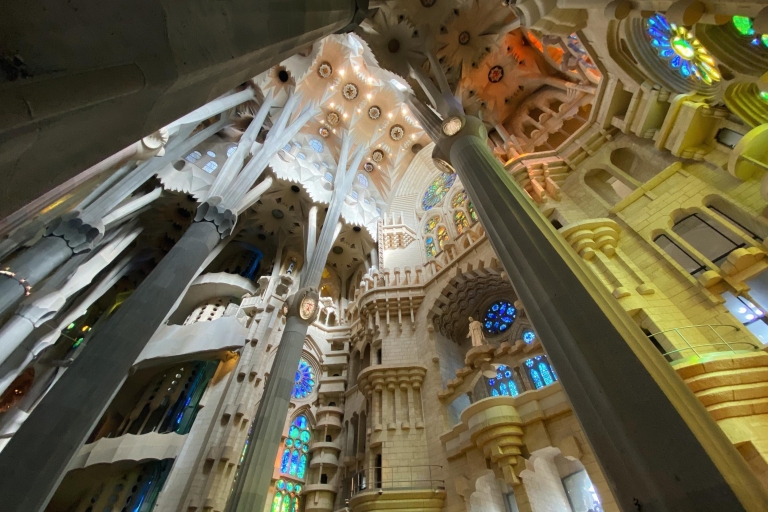 Barcelone : visite guidée privée de la Sagrada FamíliaVisite en anglais, français et italien