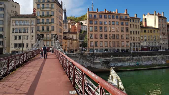 lyon new and old town walking tour with boat trip