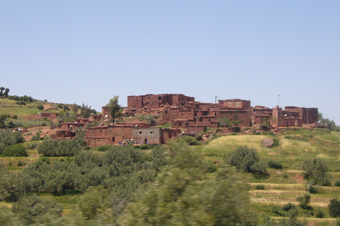 Transfert privé entre Ouarzazate et MarrakechTransfert de l'aéroport de Marrakech Menara (RAK) à Ouarzazate