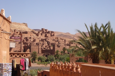 Transfert privé entre Ouarzazate et MarrakechTransfert de l'aéroport de Marrakech Menara (RAK) à Ouarzazate