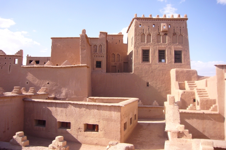 Transfert privé entre Ouarzazate et MarrakechTransfert de l'aéroport de Marrakech Menara (RAK) à Ouarzazate