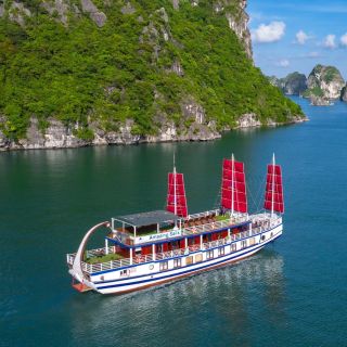 Da Hanoi: tour in barca di lusso della baia di Ha Long e della baia di Bai Tu Long