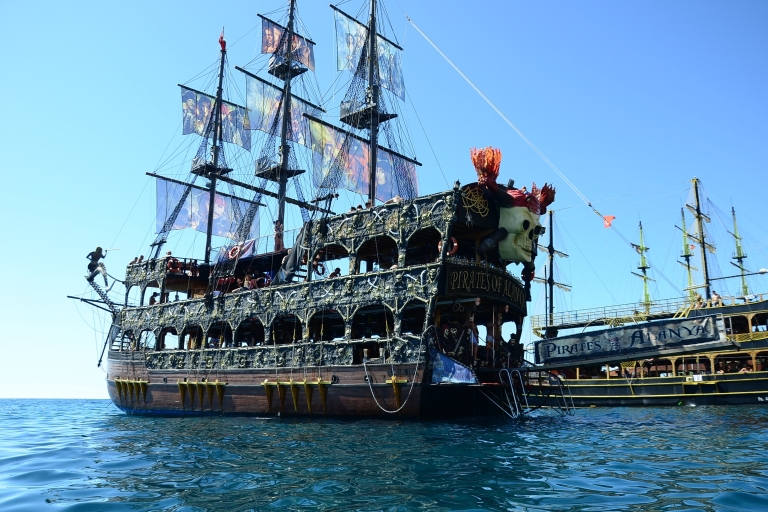 Alanya: Pirates Boat Tour with Lunch