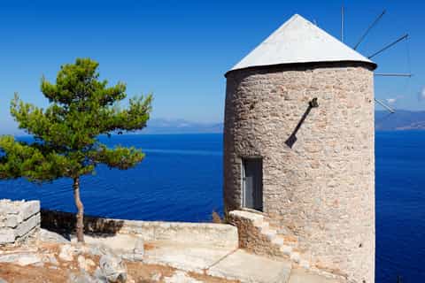 Athens: Saronic Islands Day Cruise with Lunch & Audio Guide