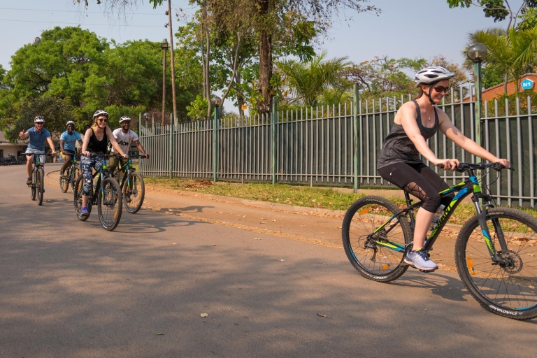Ab Victoria Falls: FahrradtourTour mit Abholung vom Hotel