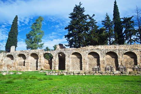 Desde Atenas: antiguo monasterio de Corinto y Daphni