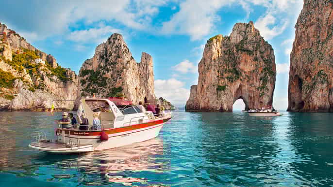 da sorrento escursione in barca per piccoli gruppi dellisola di capri