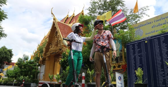 Bangkok: E-Scooter-Abenteuer am Flussufer mit StreetFood-Snack