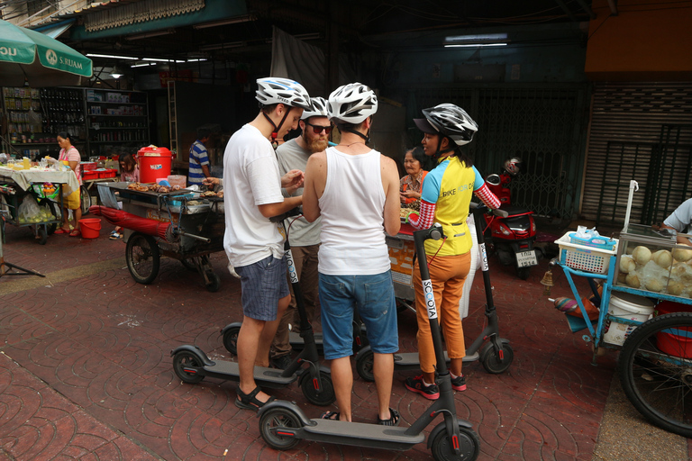 Bangkok: E-Scooter, pontos turísticos locais e passeio de comida de rua