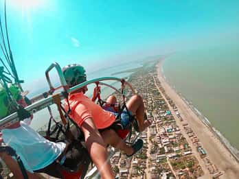Cartagena - en flygresa Paratriking flyg från stranden