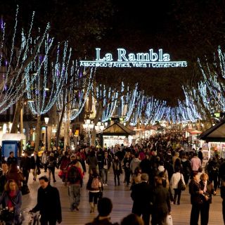 Barcelona: Merry Markets Private Christmas Tour
