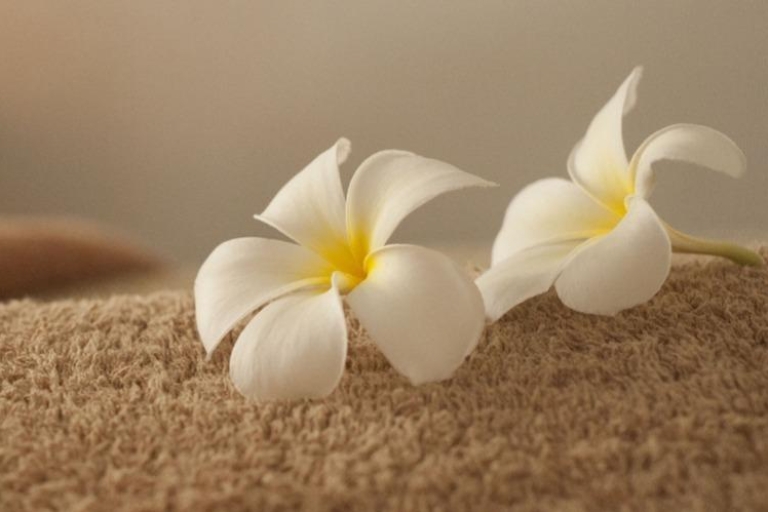 Hurghada: paquete de masaje para parejas con recogida en el hotelHurghada: masaje de aromaterapia con recogida en el hotel