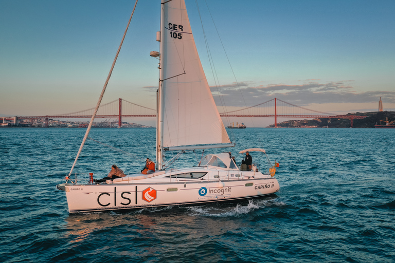 Lisbon: Private Tagus River Yacht TourLisbon: Private Tagus River Yacht Tour 2-Hours