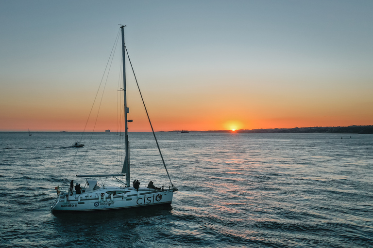 Lisbon: Private Tagus River Yacht TourLisbon: Private Tagus River Yacht Tour 2-Hours