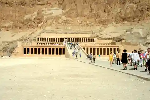 Luxor: Hatshepsut, Konungarnas dal och Felucca-ridning, guide