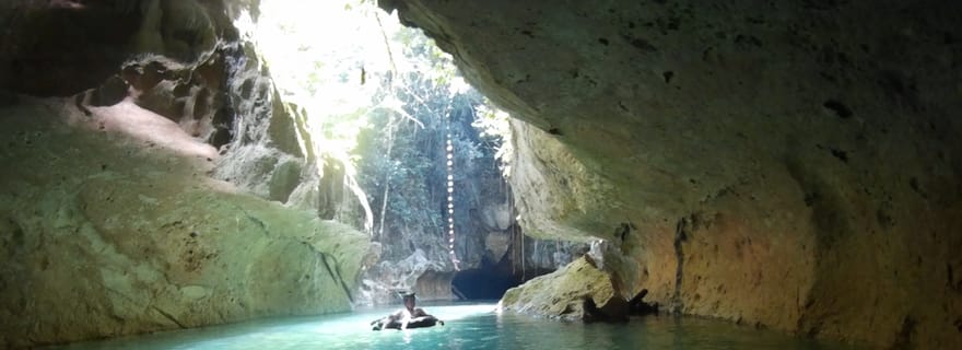San Ignacio : descente de grottes en chambre à air avec déjeuner et tyrolienne en option