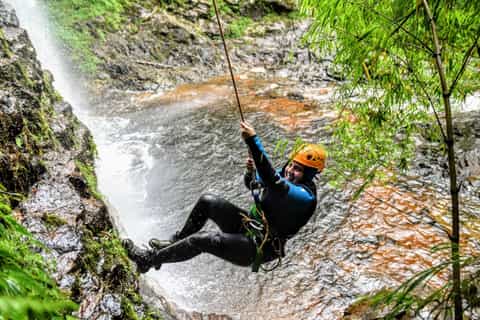 Sa Pa: Excursão de Canyoning na Montanha Fansipan