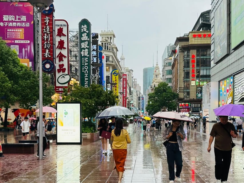 Senti il passato e il presente di Shanghai in una passeggiata di due
