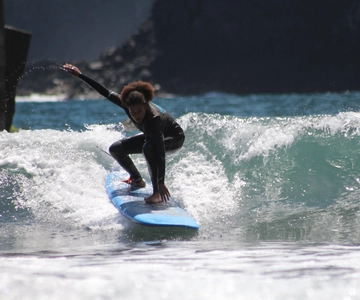 Funchal: Clase de surf en grupo en la isla de Madeira